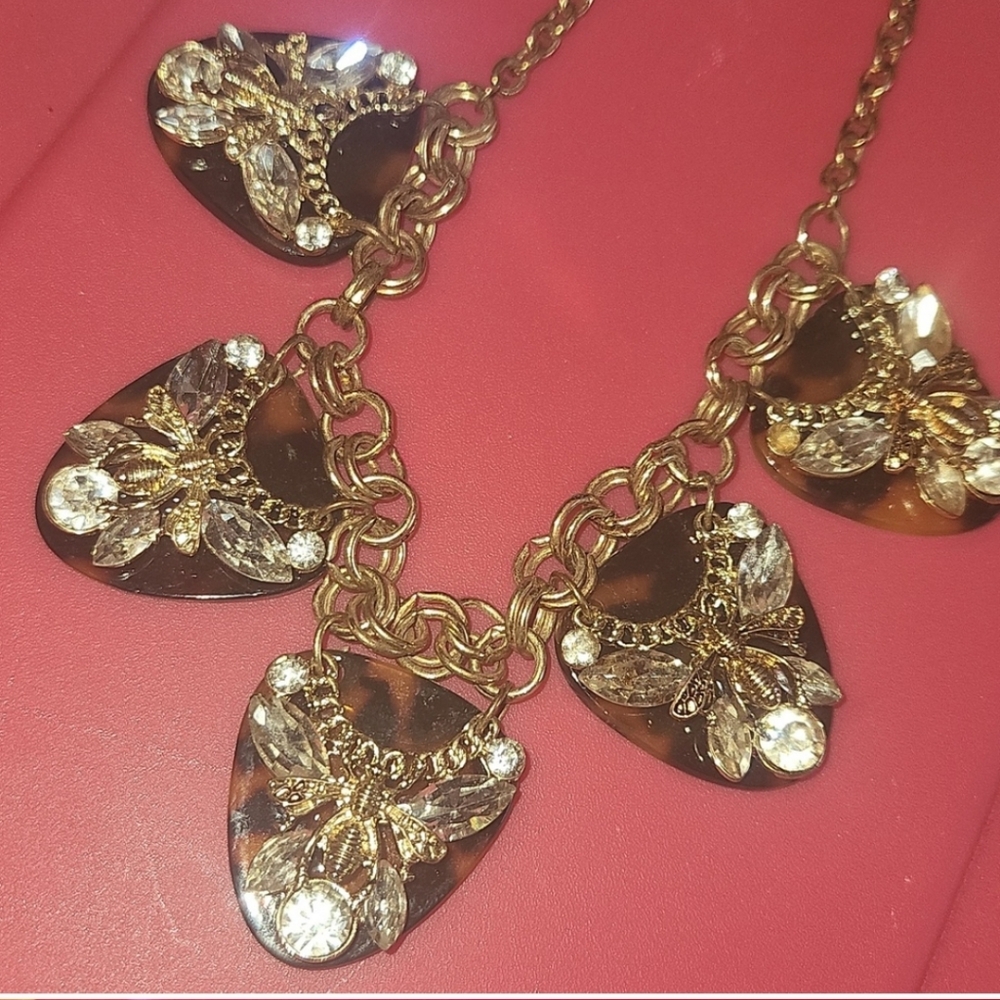 Elegant QUEEN BEE Necklace Statement Gold Brown Chain Beautiful